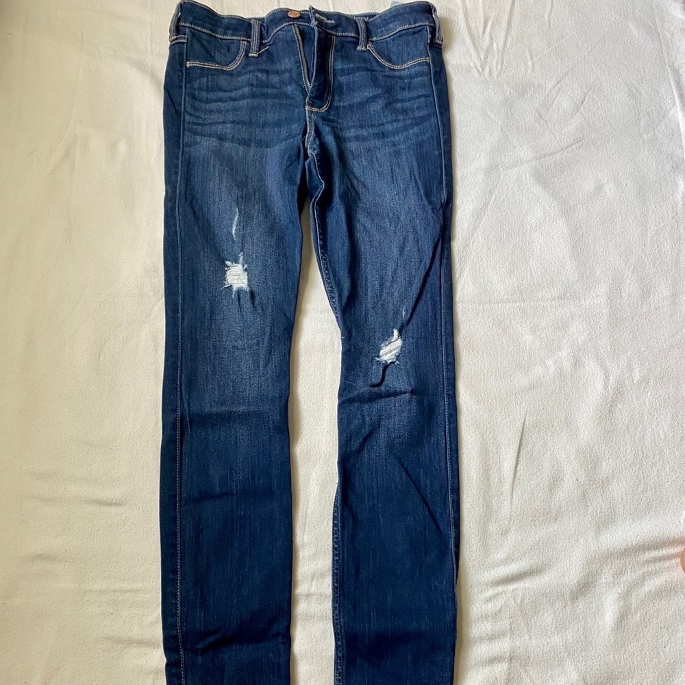 Hollister dark wash jeans!